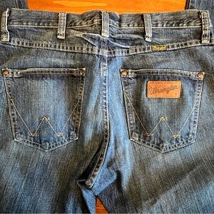 Men’s bootcut Wranglers. 30x32